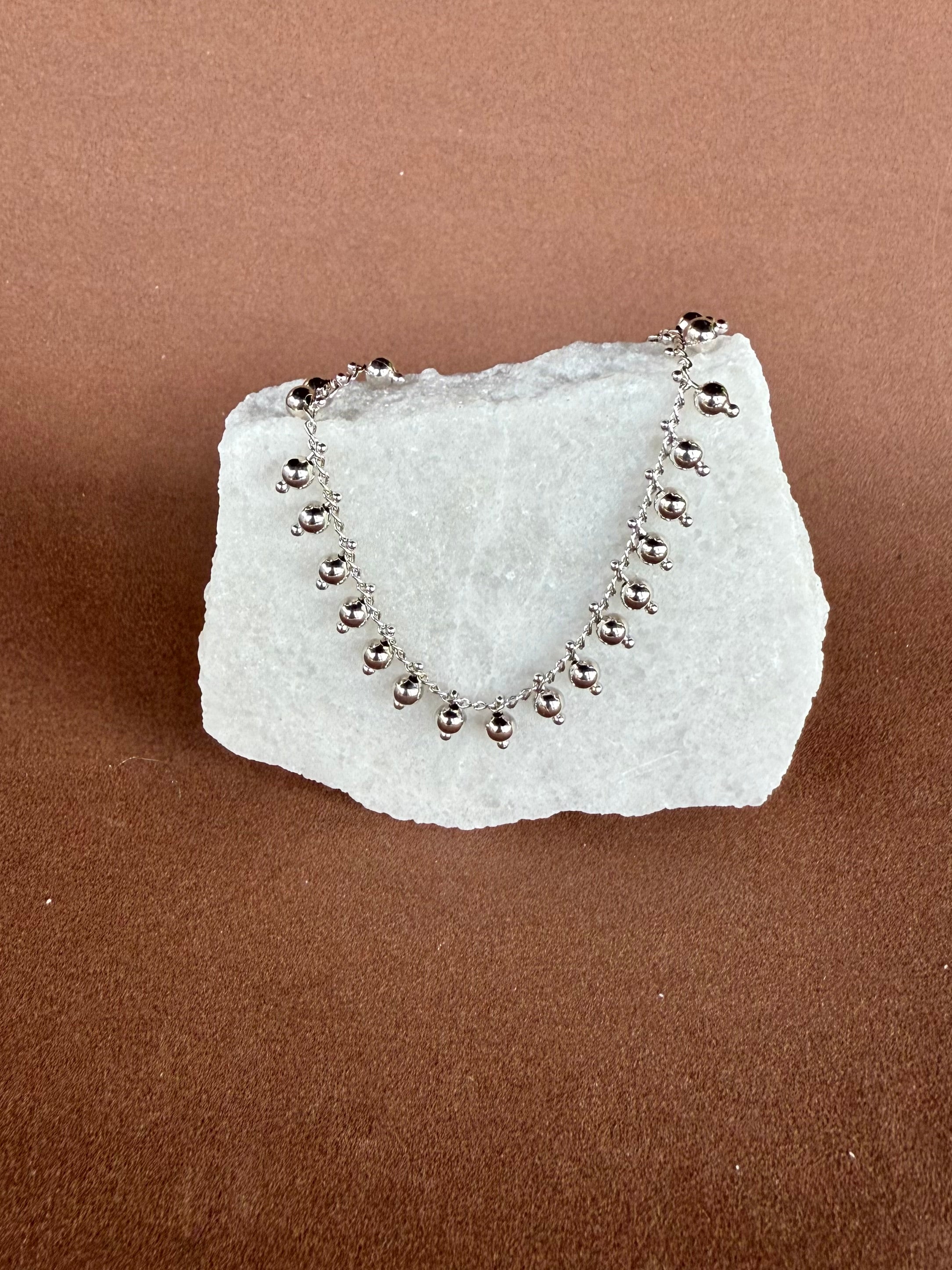 PULSEIRA BOLINHAS LISAS