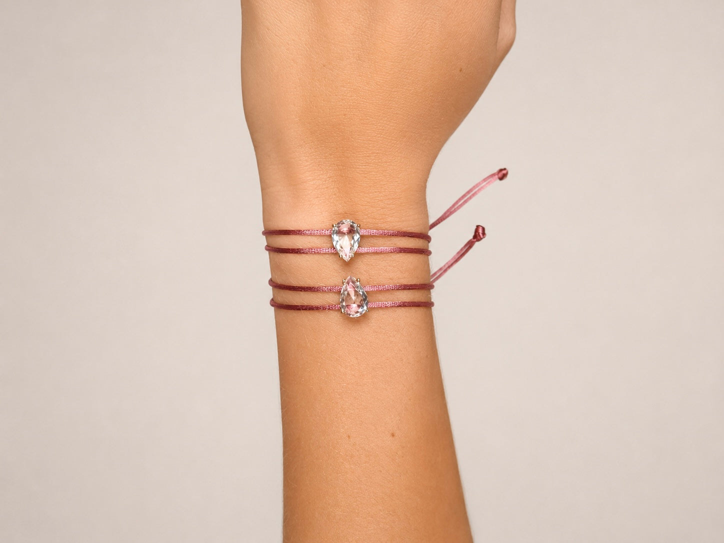PULSEIRA FIO DUPLO DE SEDA PINGENTE GOTA