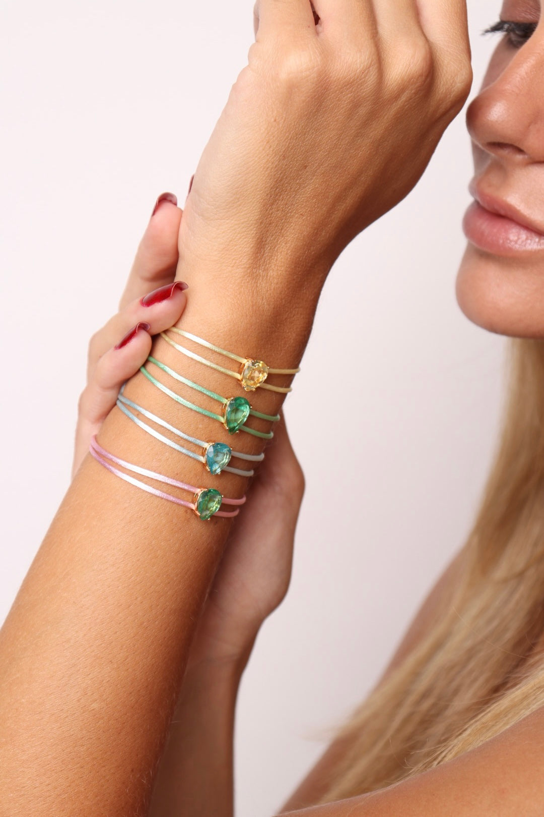 PULSEIRA FIO DUPLO DE SEDA PINGENTE GOTA