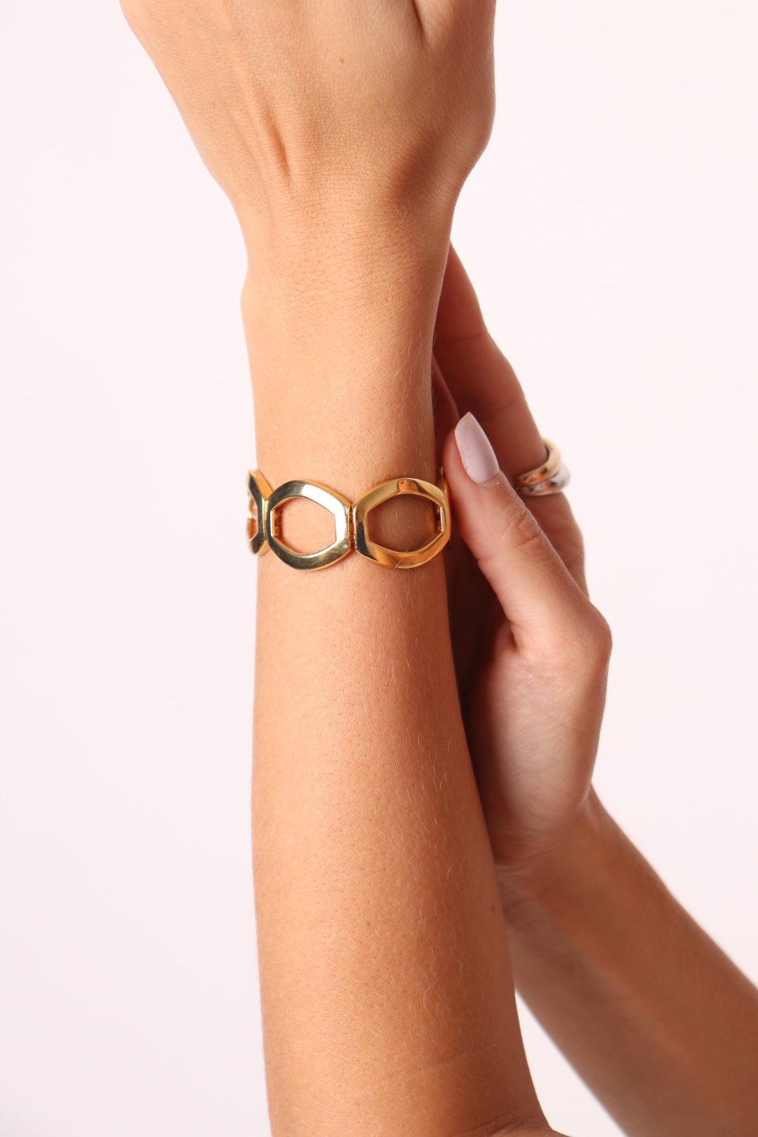 PULSEIRA VAZADA LISA