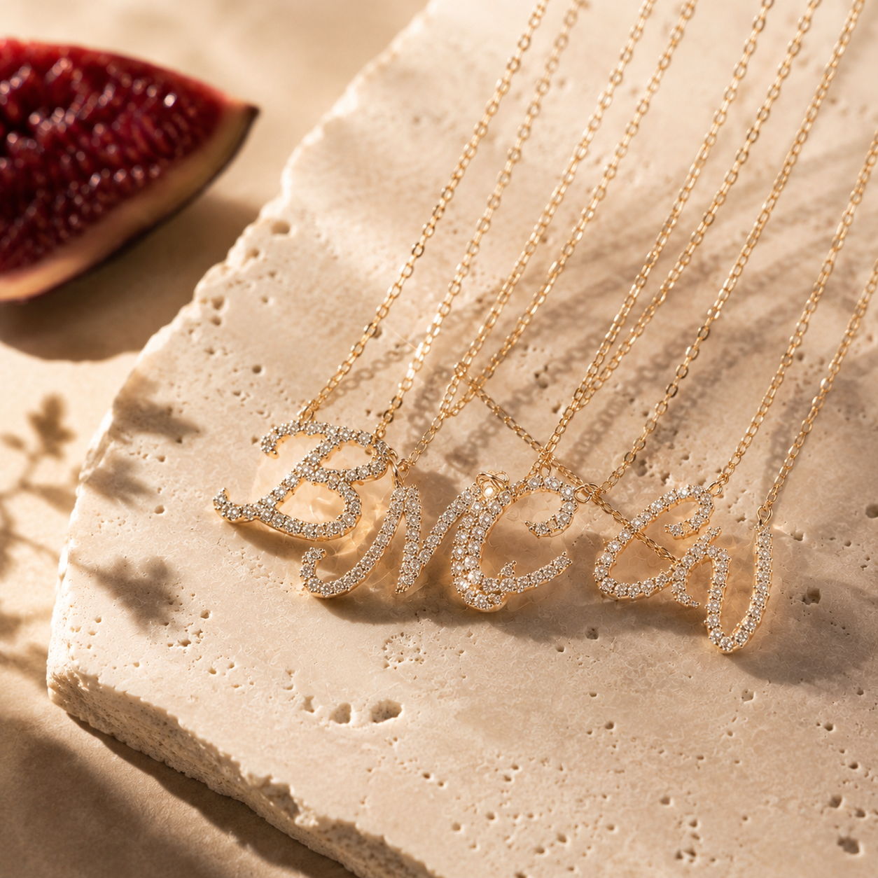 COLAR LUX LETRA CRAVEJADA