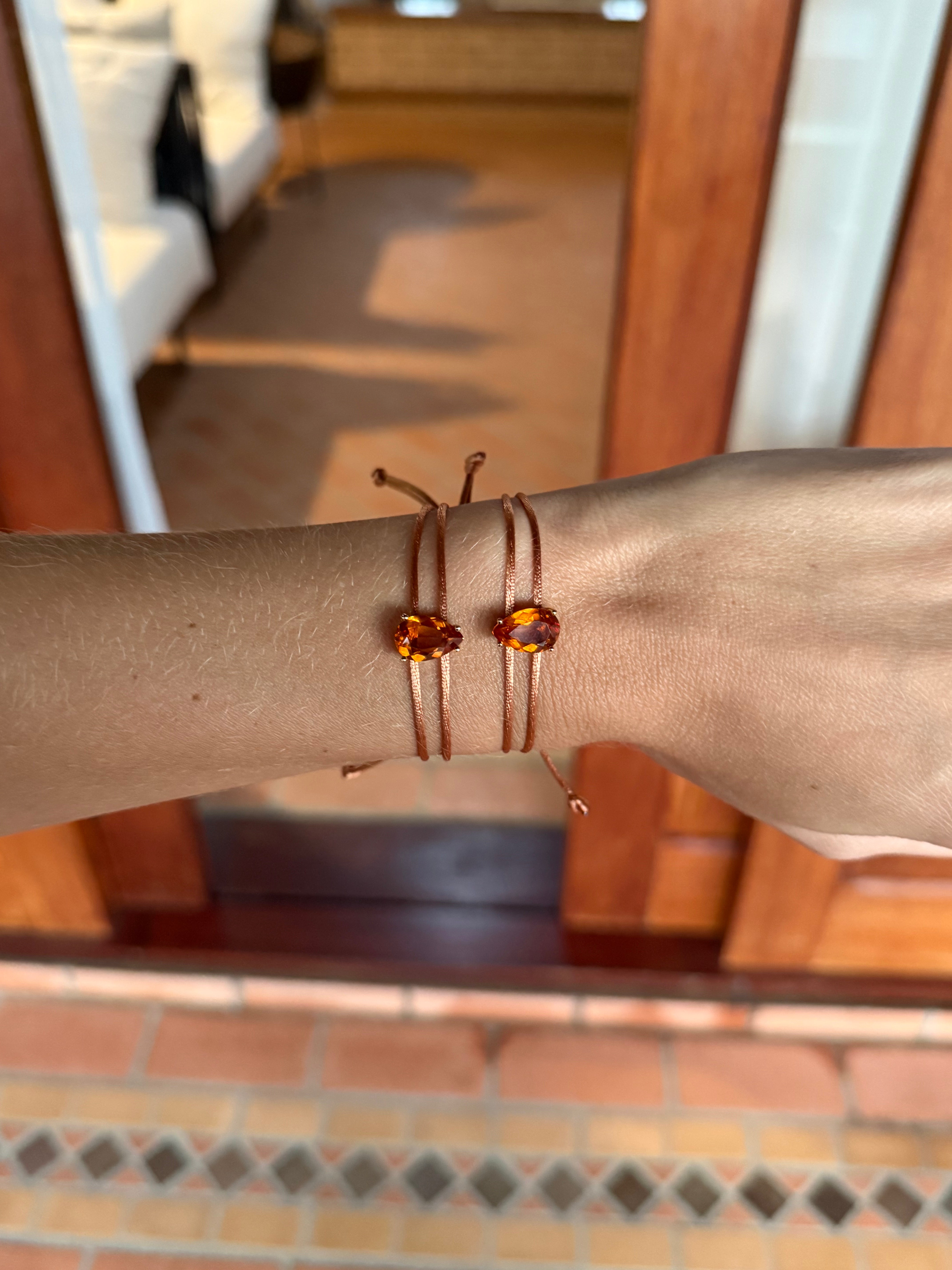PULSEIRA FIO DUPLO DE SEDA PINGENTE GOTA