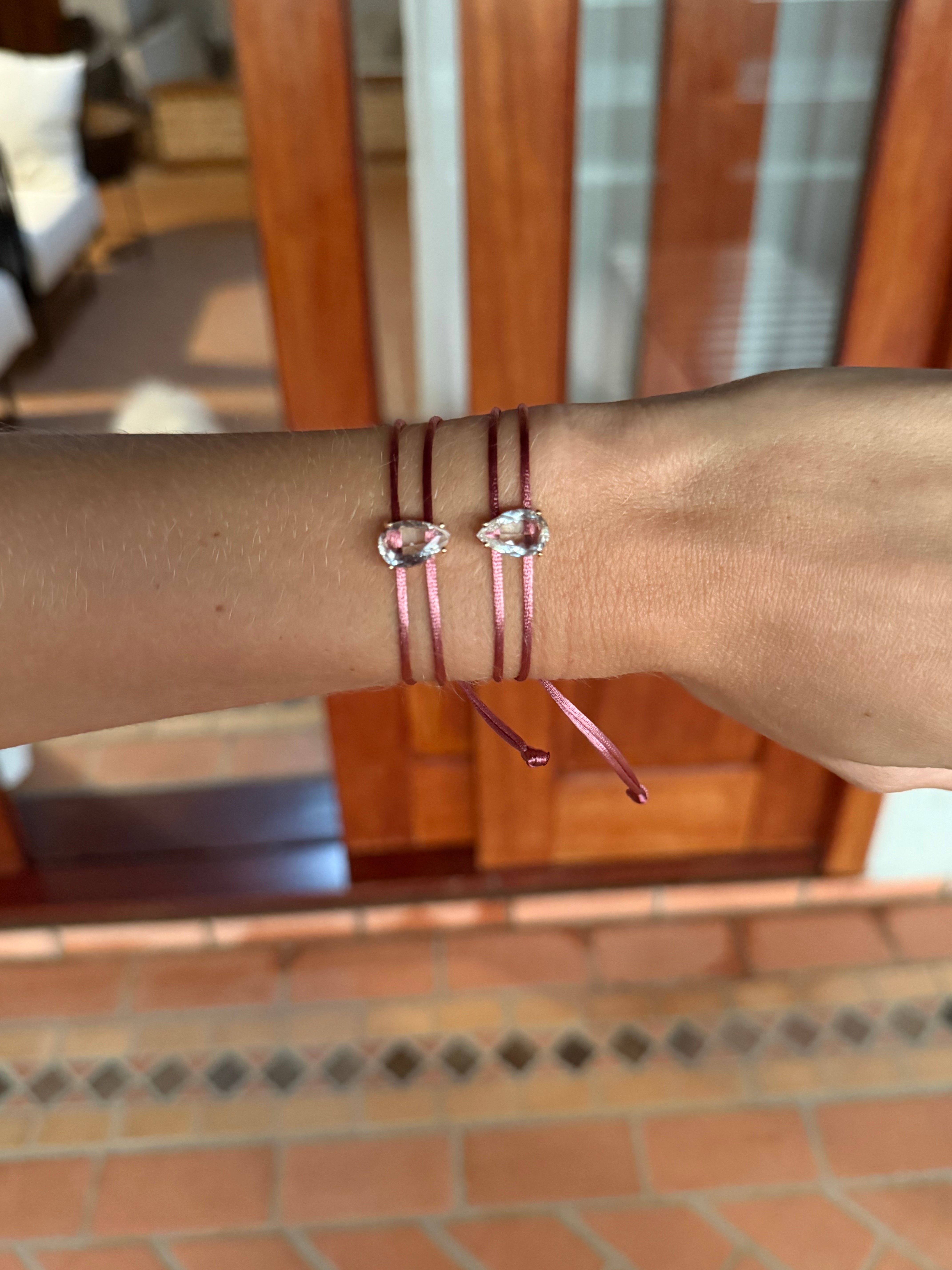 PULSEIRA FIO DUPLO DE SEDA PINGENTE GOTA
