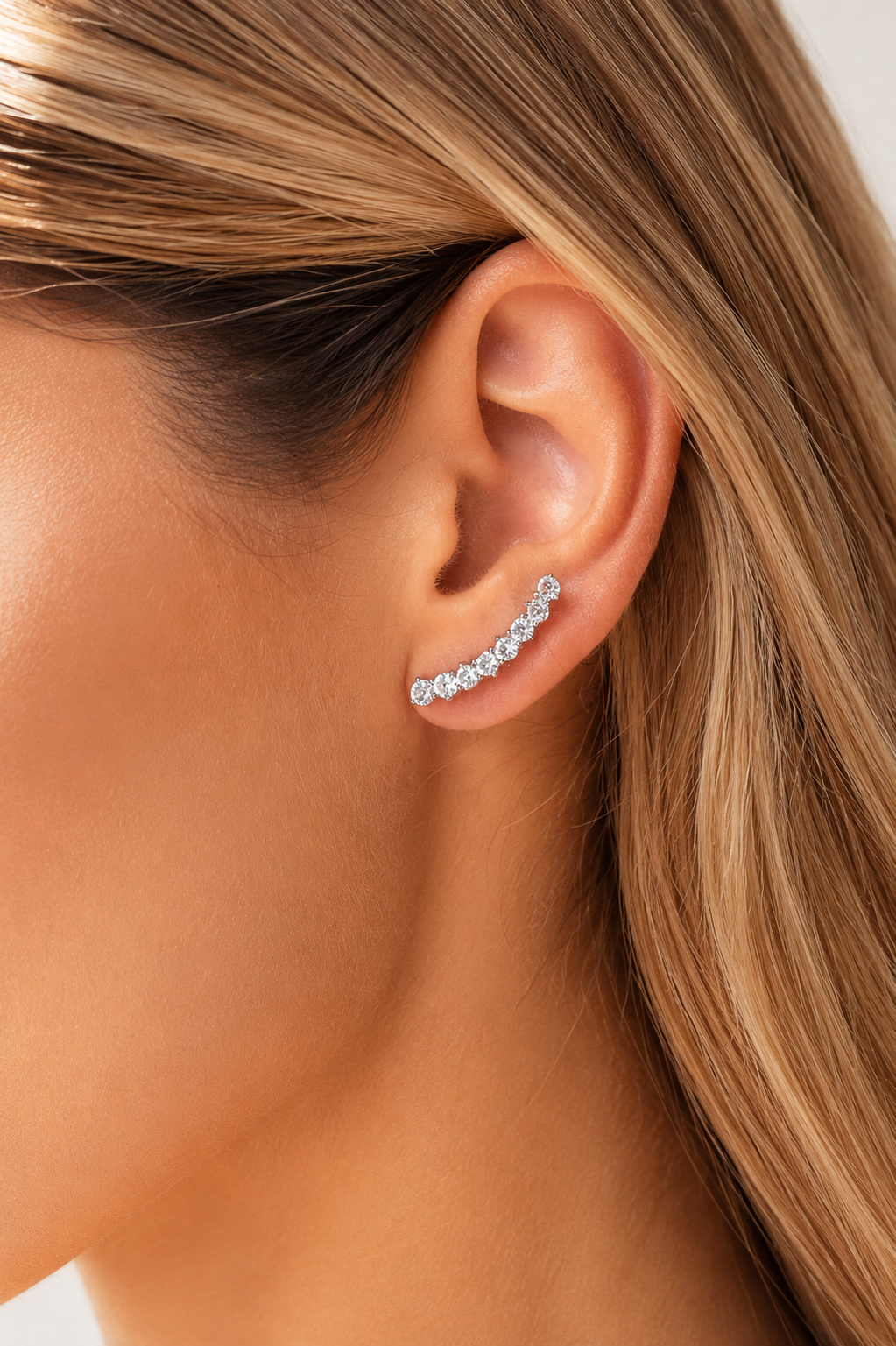BRINCO EAR CUFF CRAVEJADO